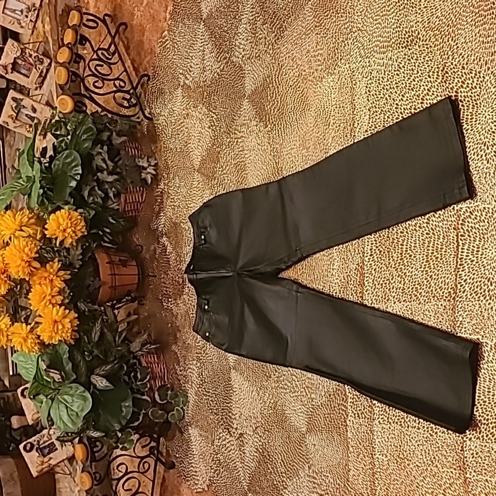 Newport News 5 Pocket Jean Style Leather Pants Size 6